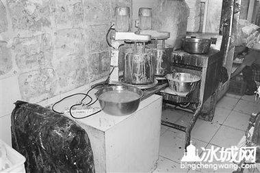 黑戶面包在世紀(jì)聯(lián)華顧?quán)l(xiāng)店專柜銷售的食品經(jīng)營(yíng)合規(guī)風(fēng)險(xiǎn)分析